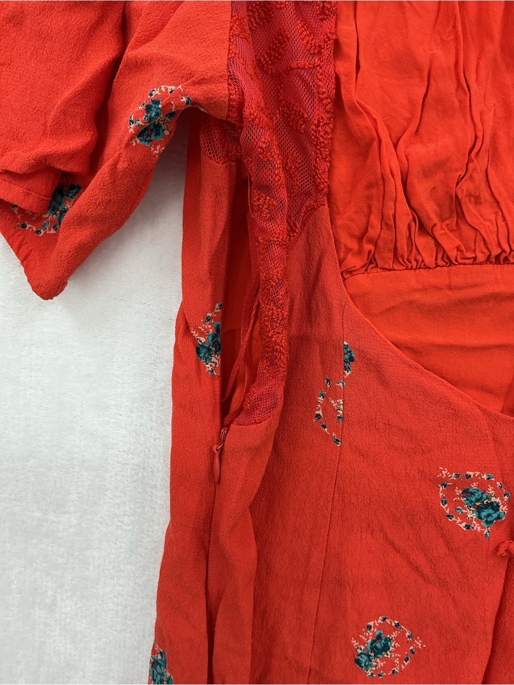 100% viscose Free People Red Backless Dress with Floral Accents A0151 - Picture 7 of 8